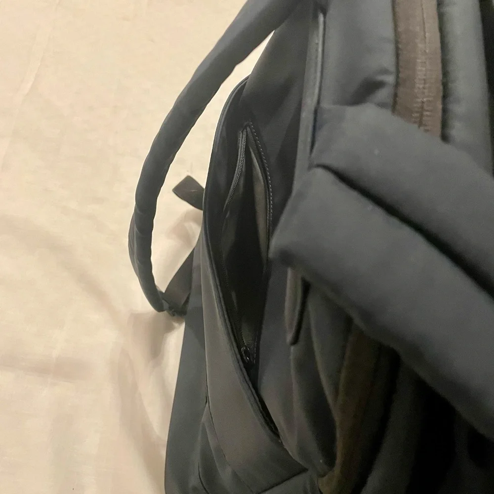 Away Men's Backpack in Navy and Gray